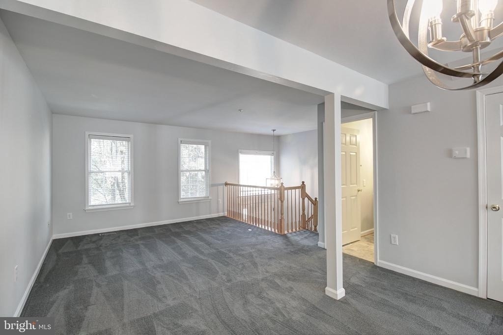 1121 Lindsay Lane - Photo 9