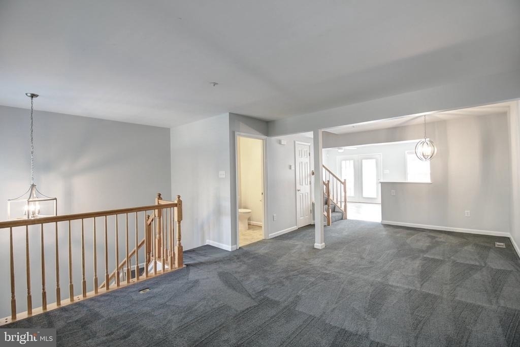 1121 Lindsay Lane - Photo 8