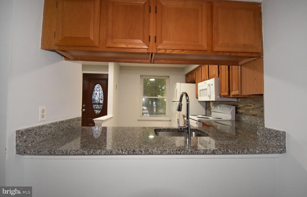 2839 Shepperton Terrace - Photo 7