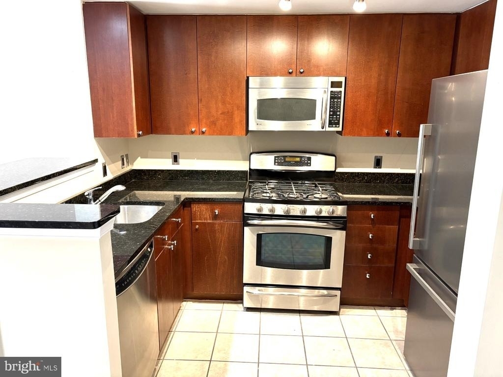 930 Wayne Avenue - Photo 7