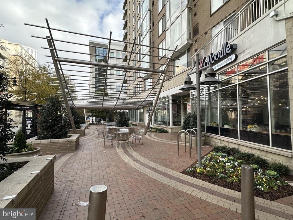 930 Wayne Avenue - Photo 2