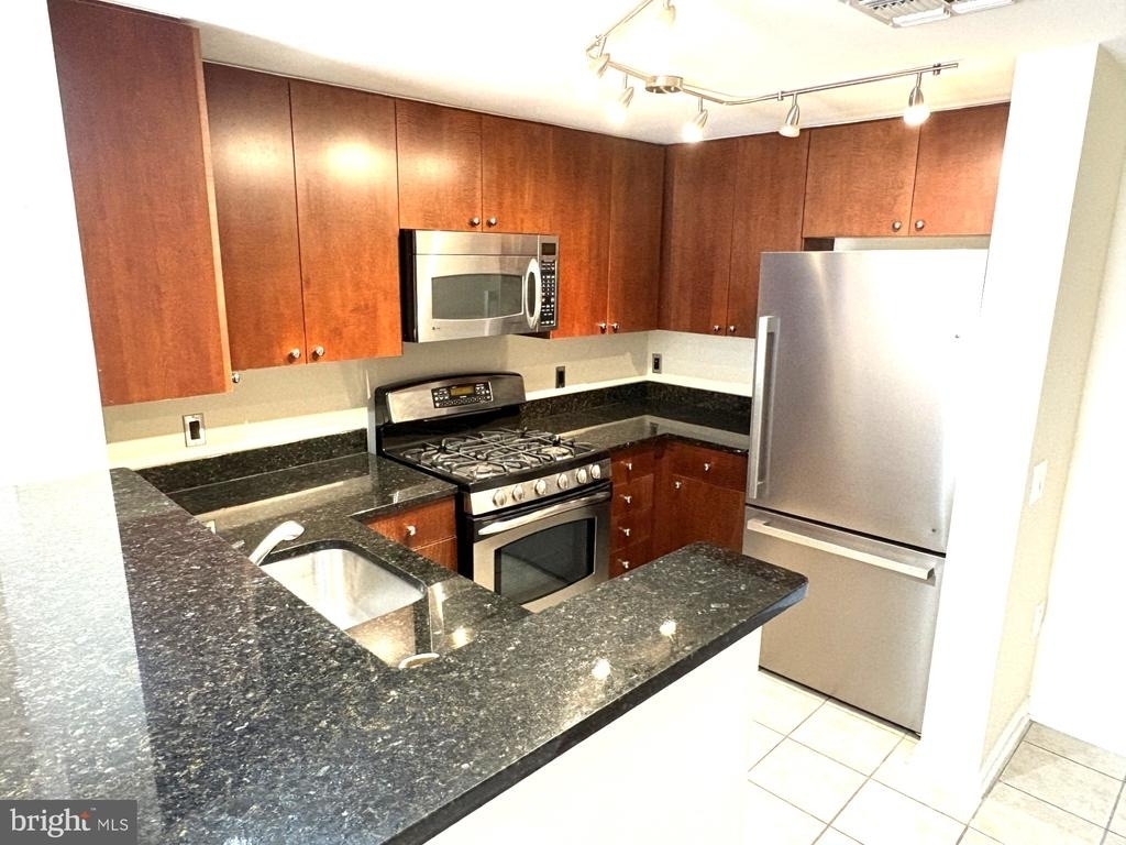 930 Wayne Avenue - Photo 6