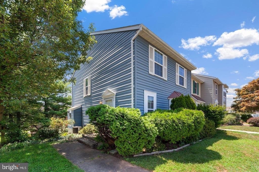 1211 Seron Court - Photo 0