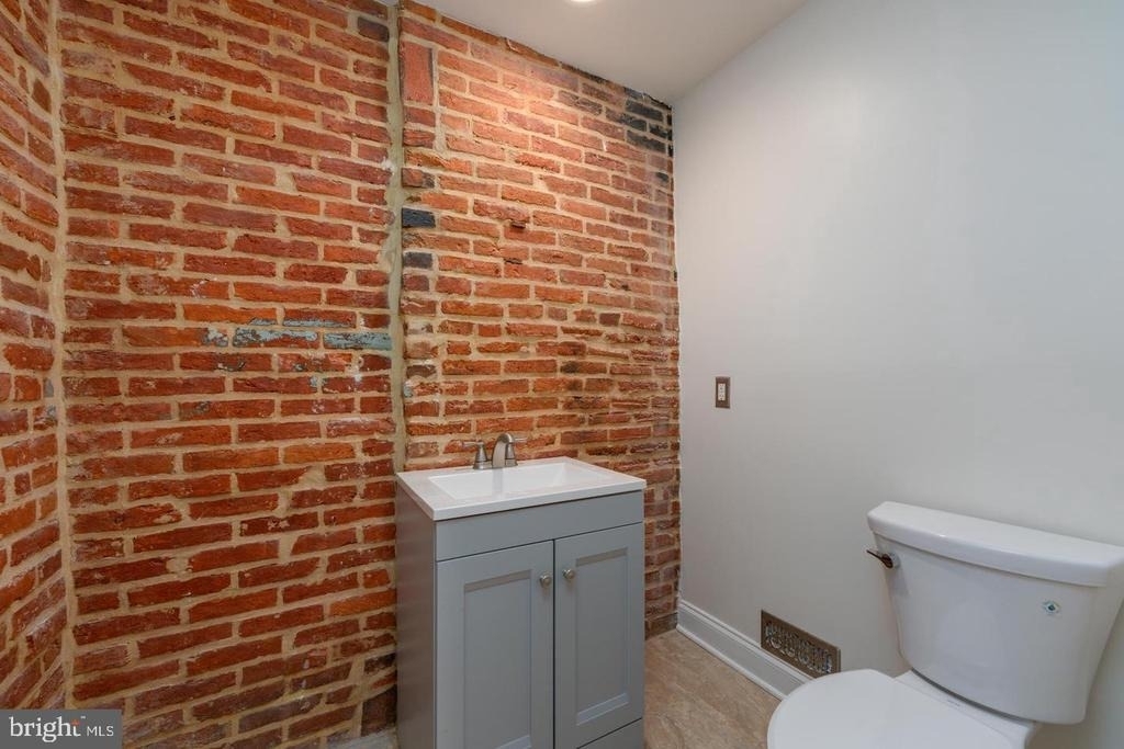 2729 Hudson Street - Photo 18