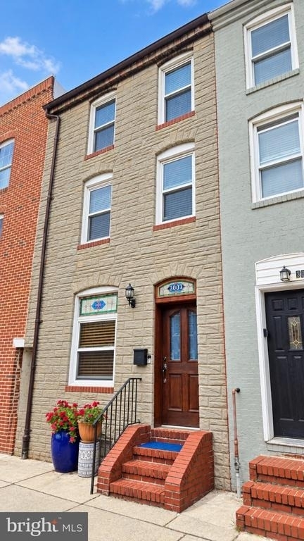 3004 Elliott Street - Photo 0