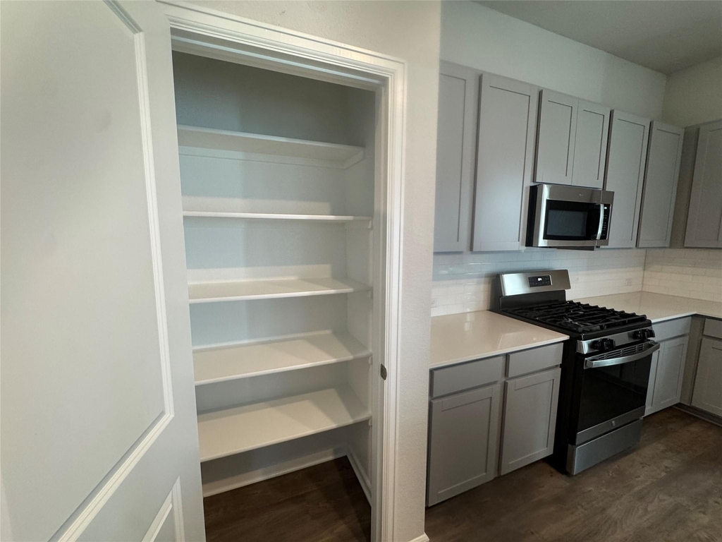3000 Chisholm Trail Rd - Photo 3