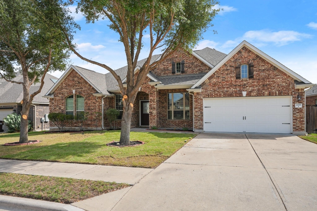 2855 Saint Paul Rivera - Photo 1