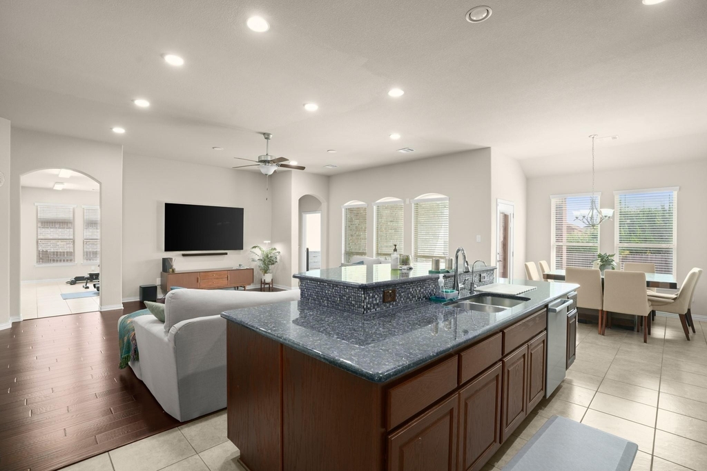 2855 Saint Paul Rivera - Photo 8