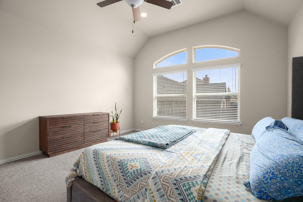 2855 Saint Paul Rivera - Photo 13
