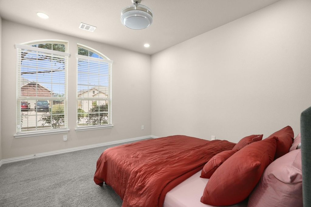 2855 Saint Paul Rivera - Photo 26
