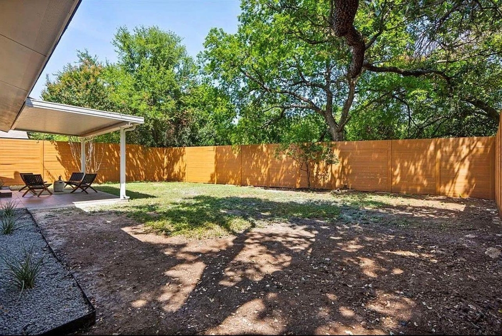 8001 Wakefield Dr - Photo 4