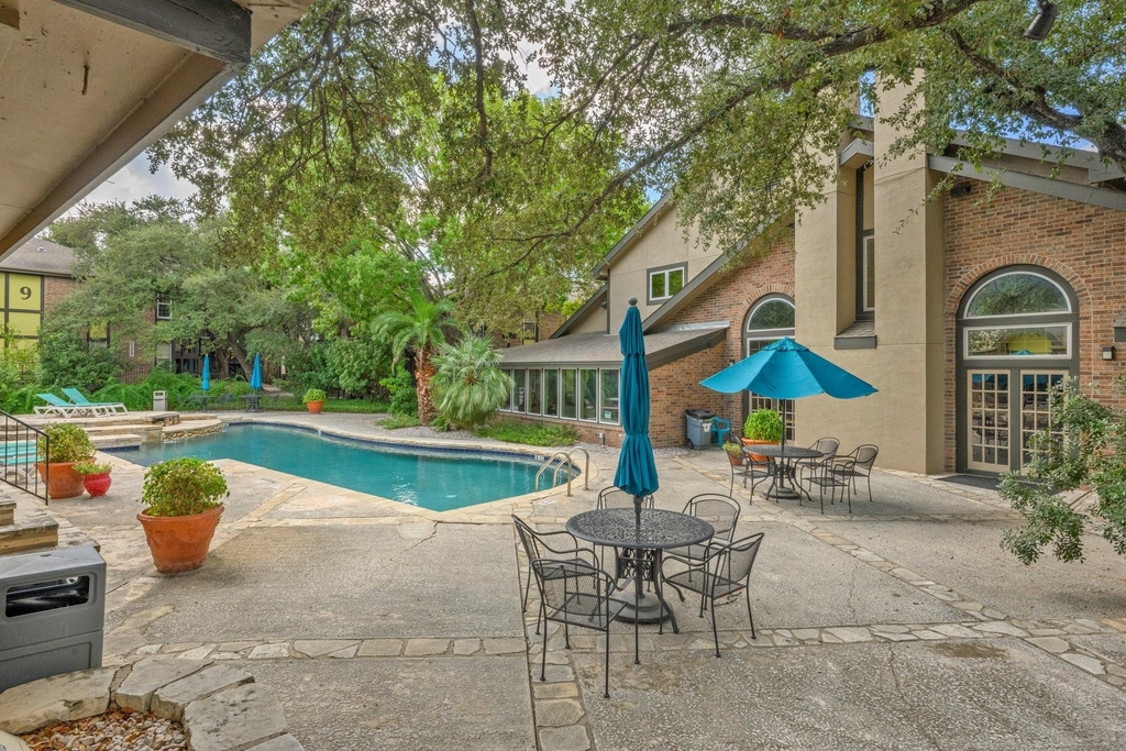 7685 Northcross Dr - Photo 24