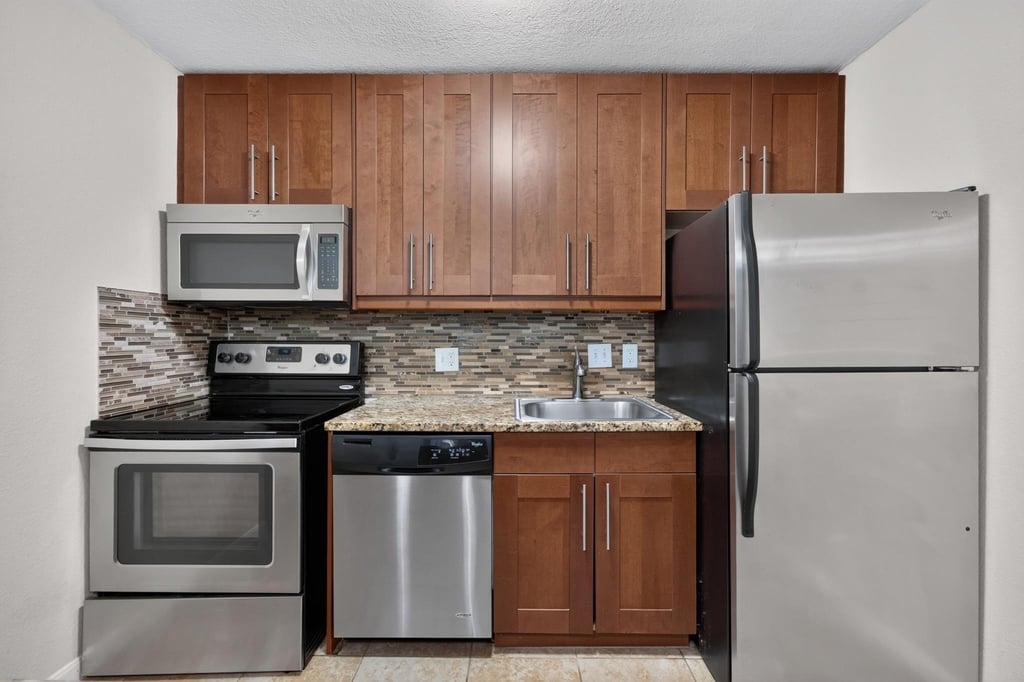 7685 Northcross Dr - Photo 7