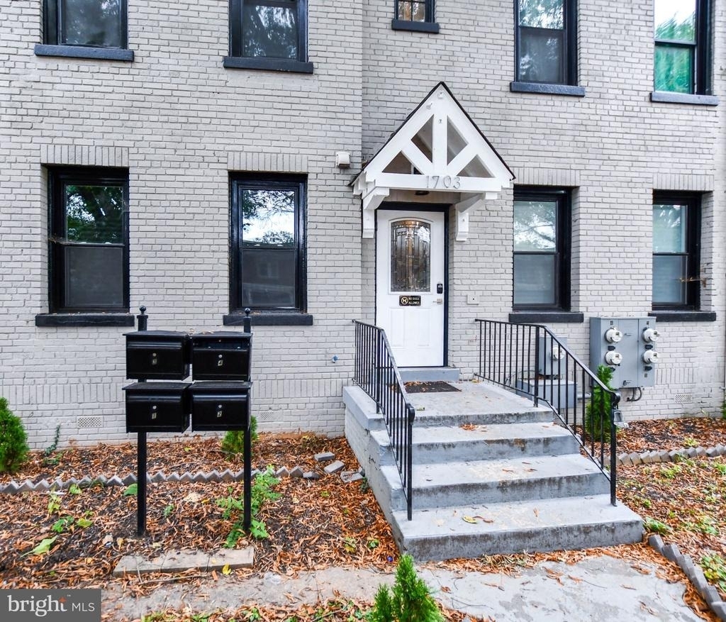 1703 West Virginia Avenue Ne - Photo 2