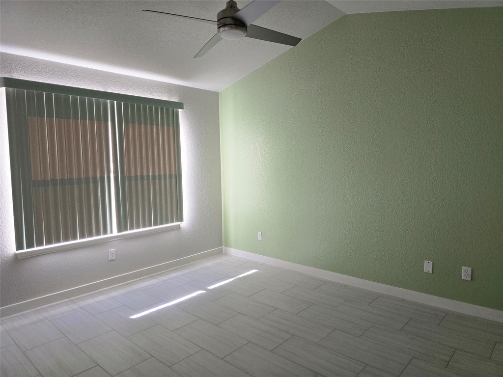 137 Prairie Springs Cv - Photo 9