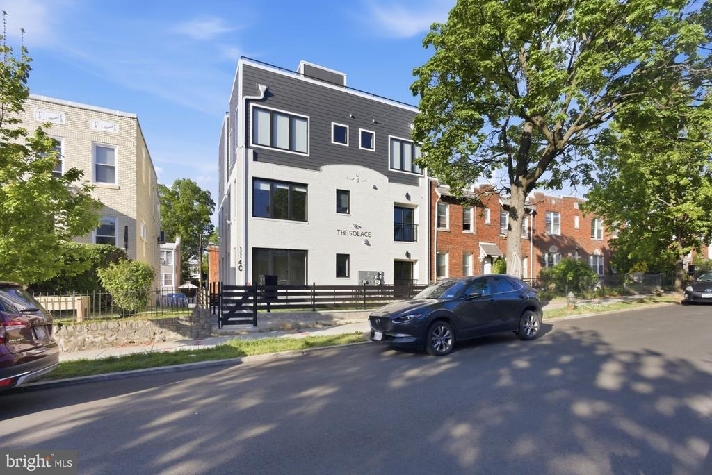 1140 Oates Street Ne - Photo 1