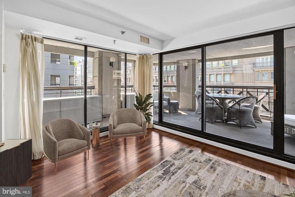 2311 M Street Nw - Photo 2