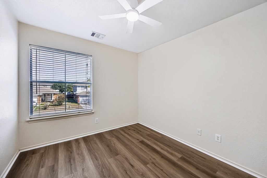 1017 Coronation Way - Photo 23