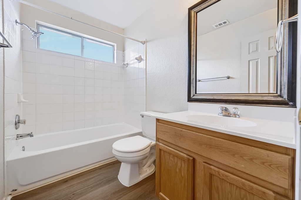 1017 Coronation Way - Photo 24