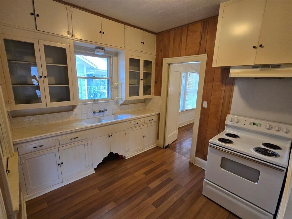 3102 Wheeler St - Photo 2