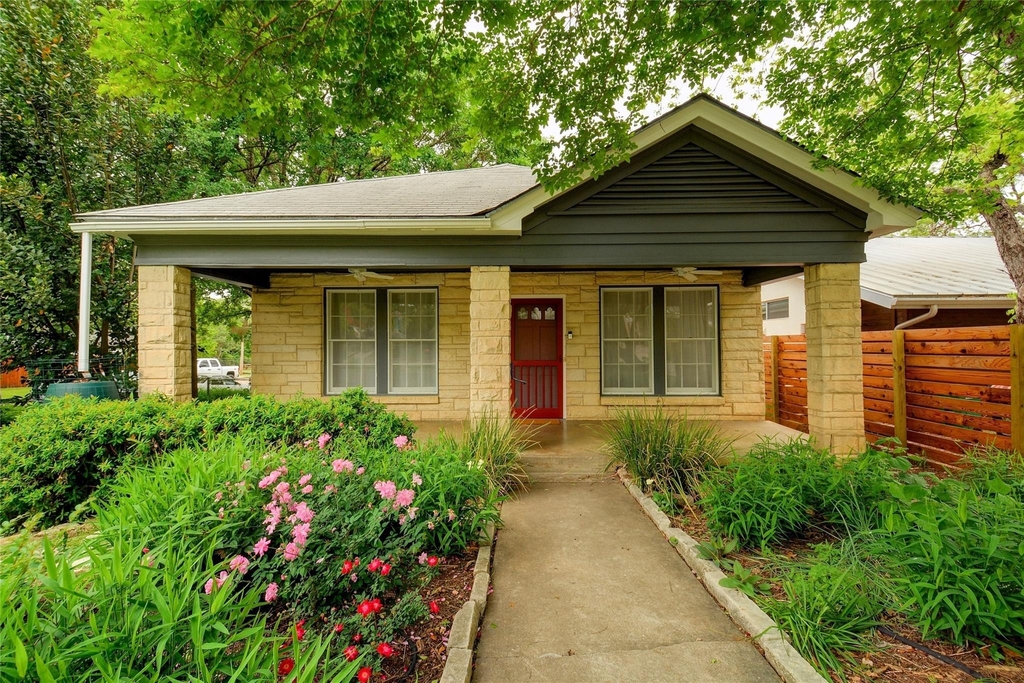 1610 Eva St - Photo 0