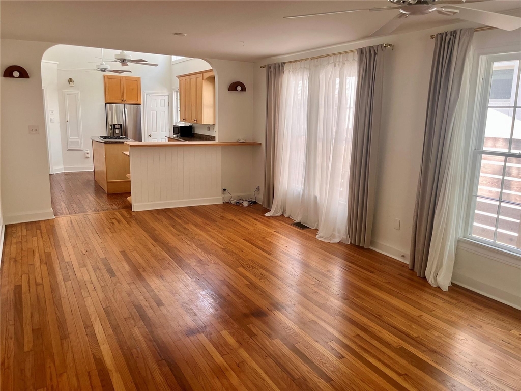 1610 Eva St - Photo 4