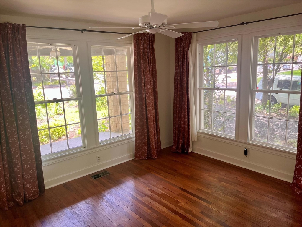 1610 Eva St - Photo 18