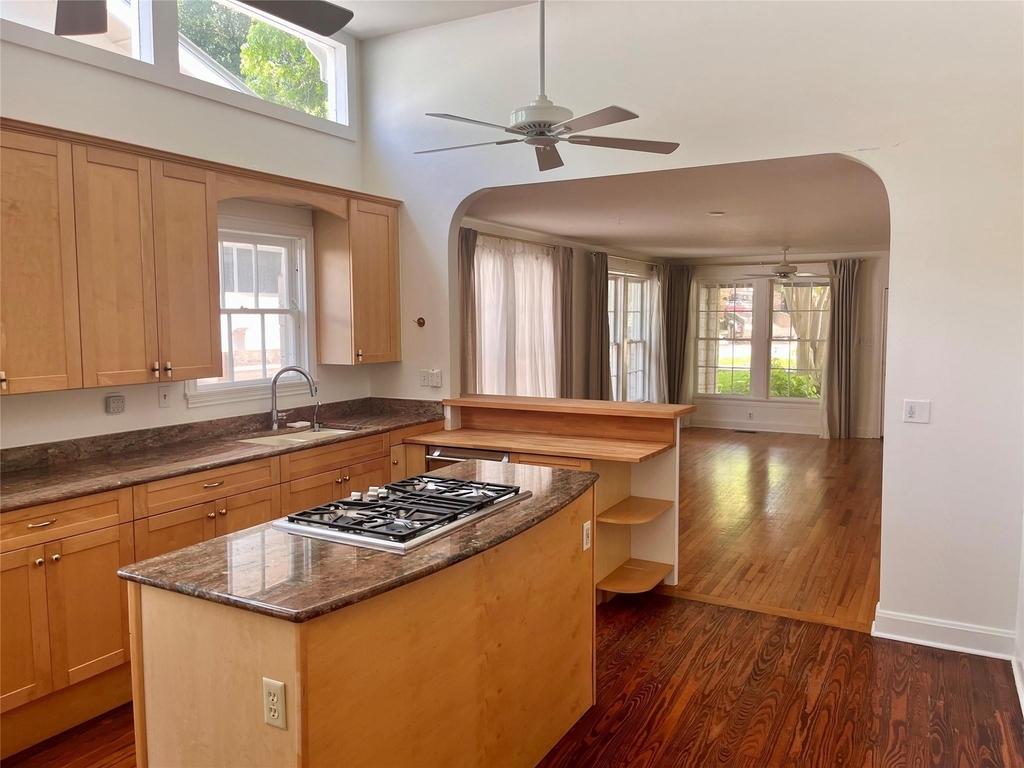 1610 Eva St - Photo 8