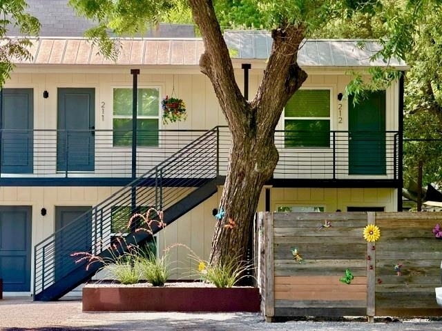 4504 Speedway Ave - Photo 13