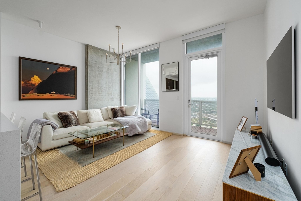 301 West Ave - Photo 8