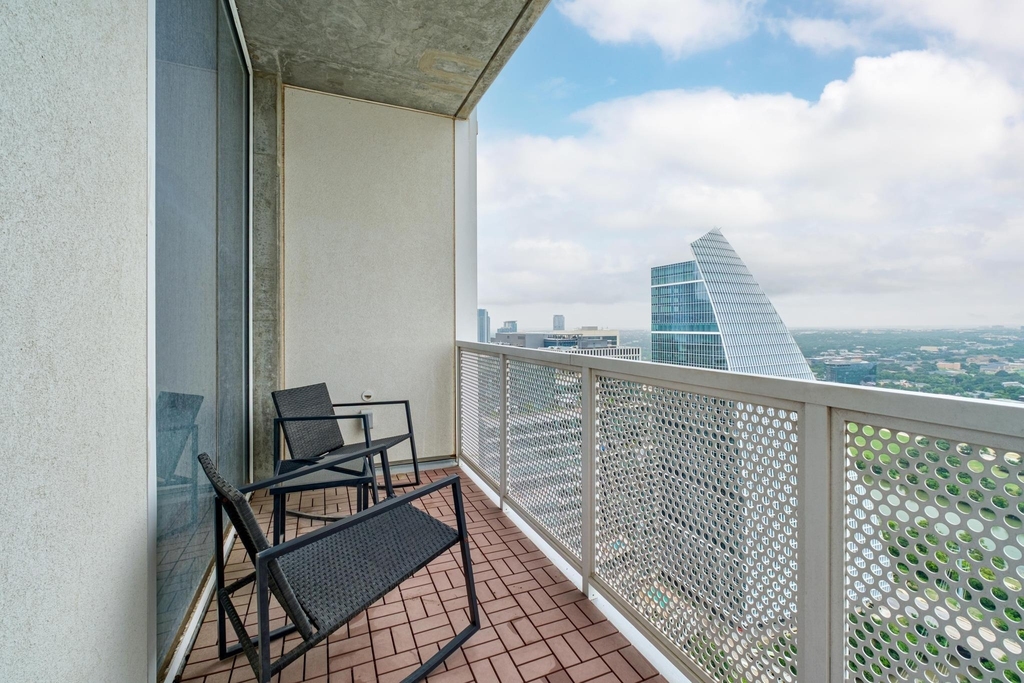301 West Ave - Photo 16