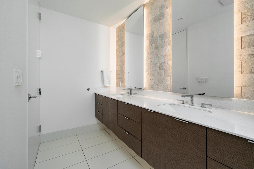 301 West Ave - Photo 13
