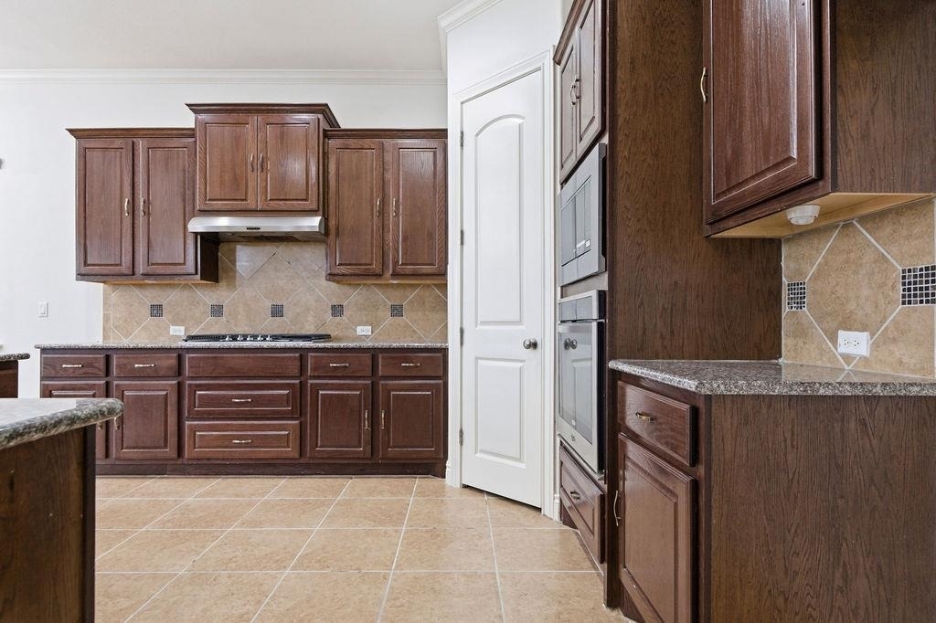 15004 Iveans Way - Photo 15