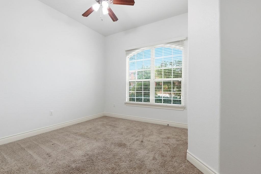 15004 Iveans Way - Photo 20
