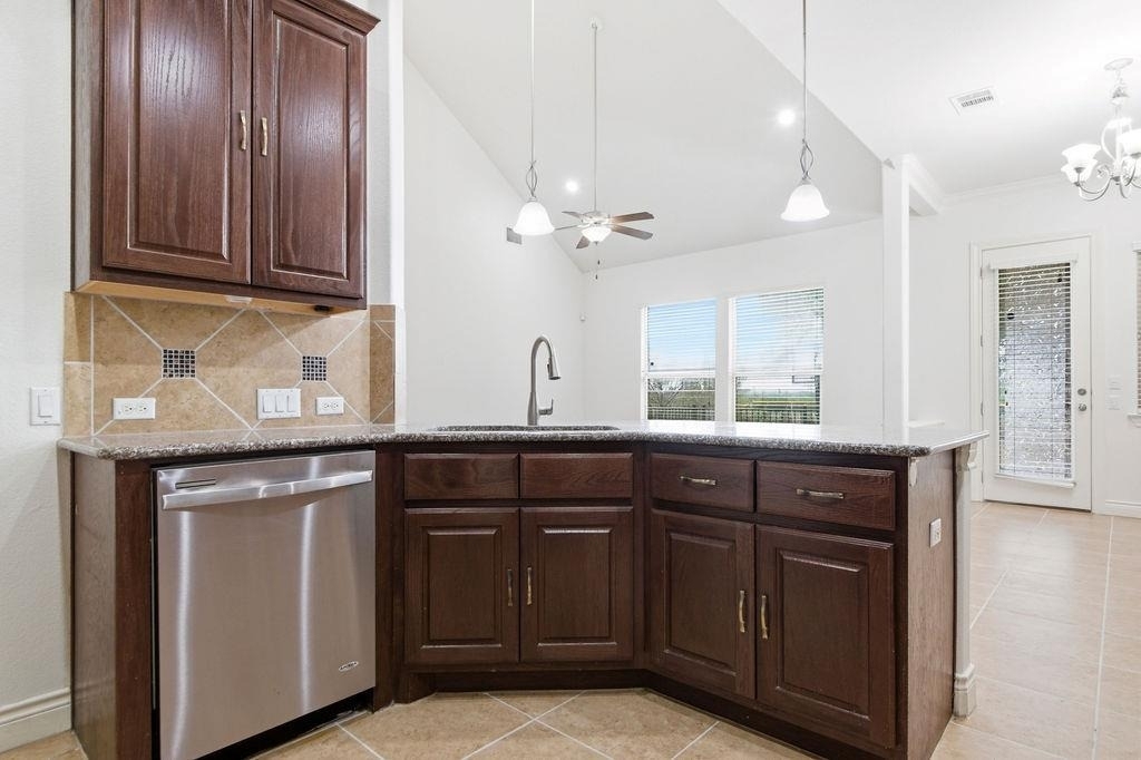 15004 Iveans Way - Photo 14