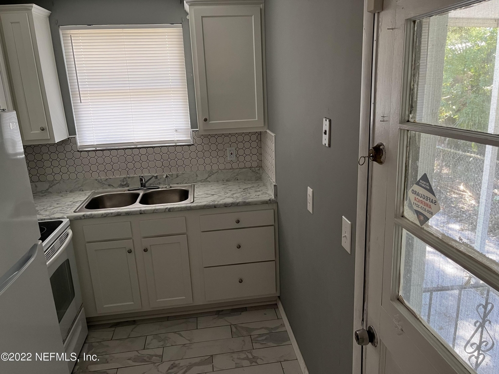 1616 E 26th Street - Photo 11
