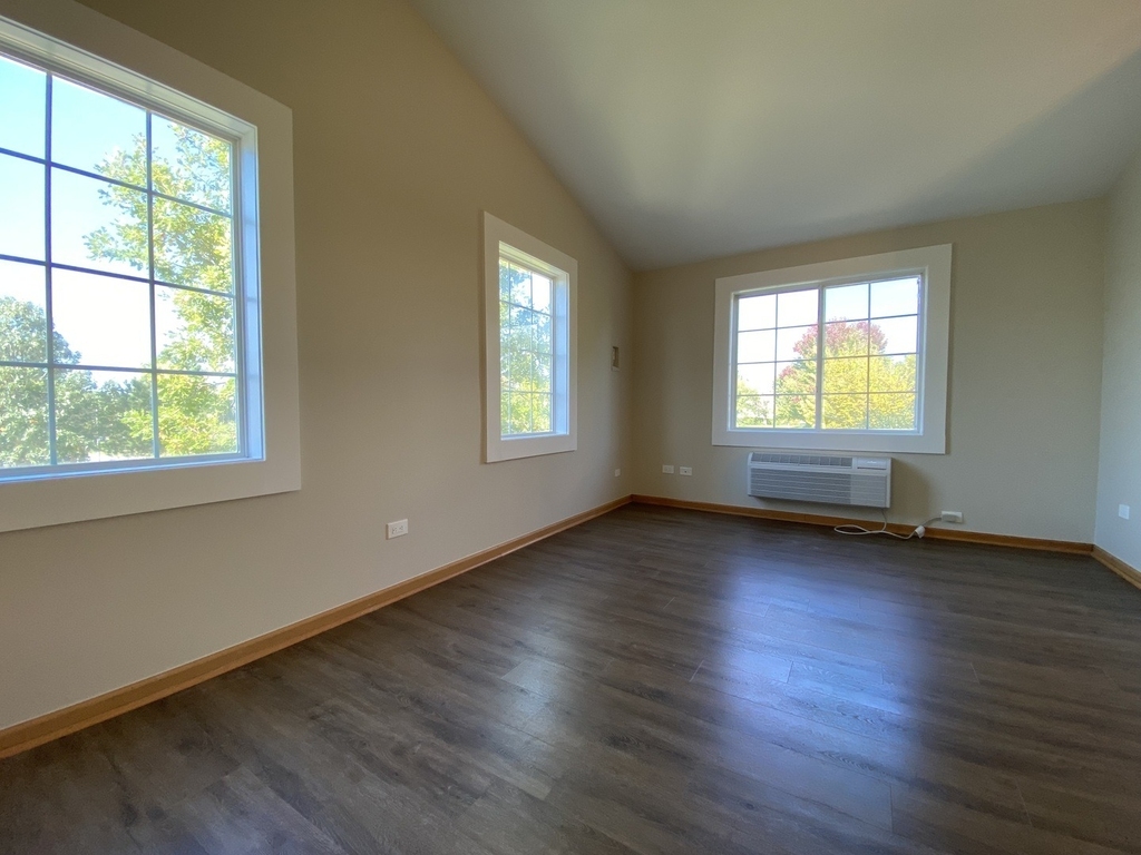 131 Silverstone Drive - Photo 1