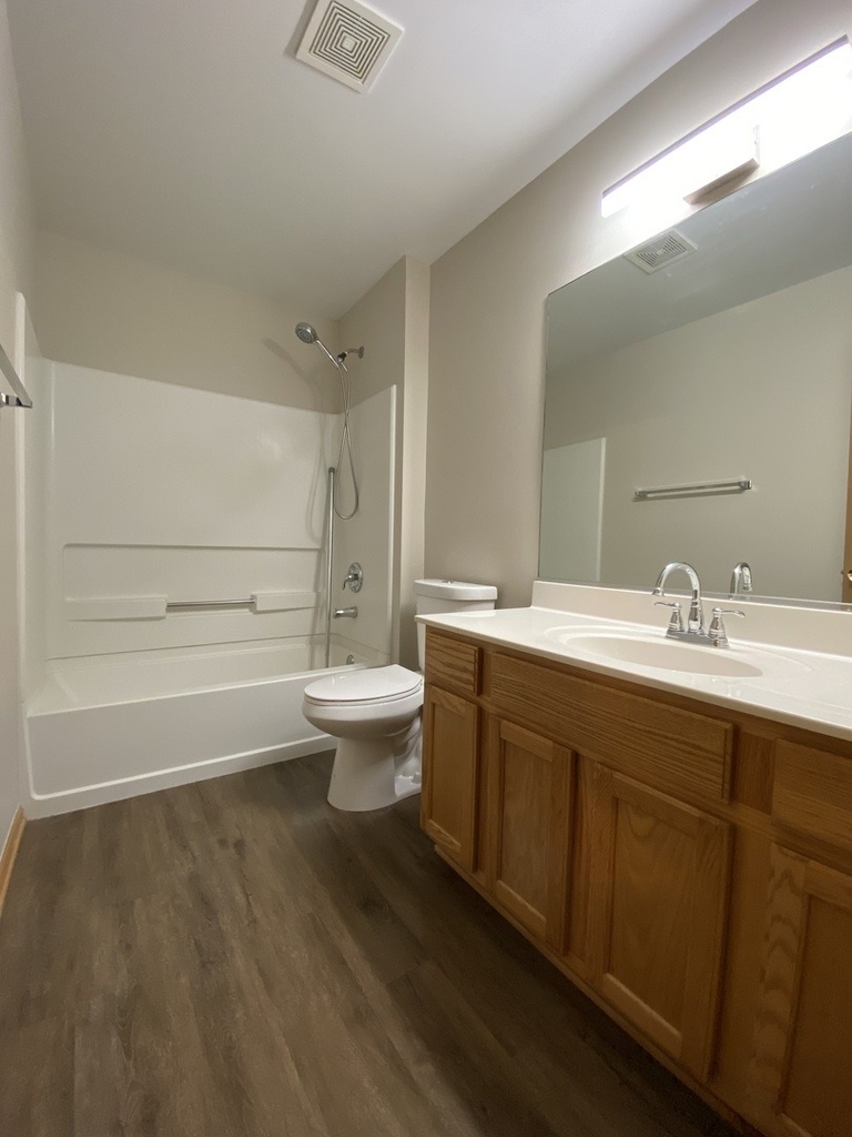 131 Silverstone Drive - Photo 5