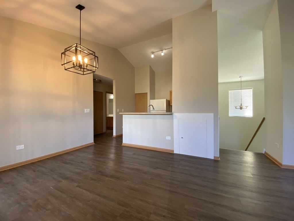 131 Silverstone Drive - Photo 3