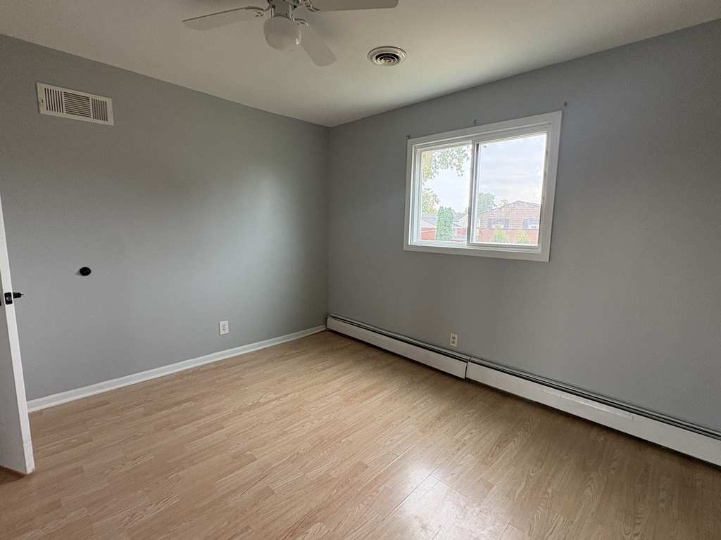 1621 Clay Court - Photo 16