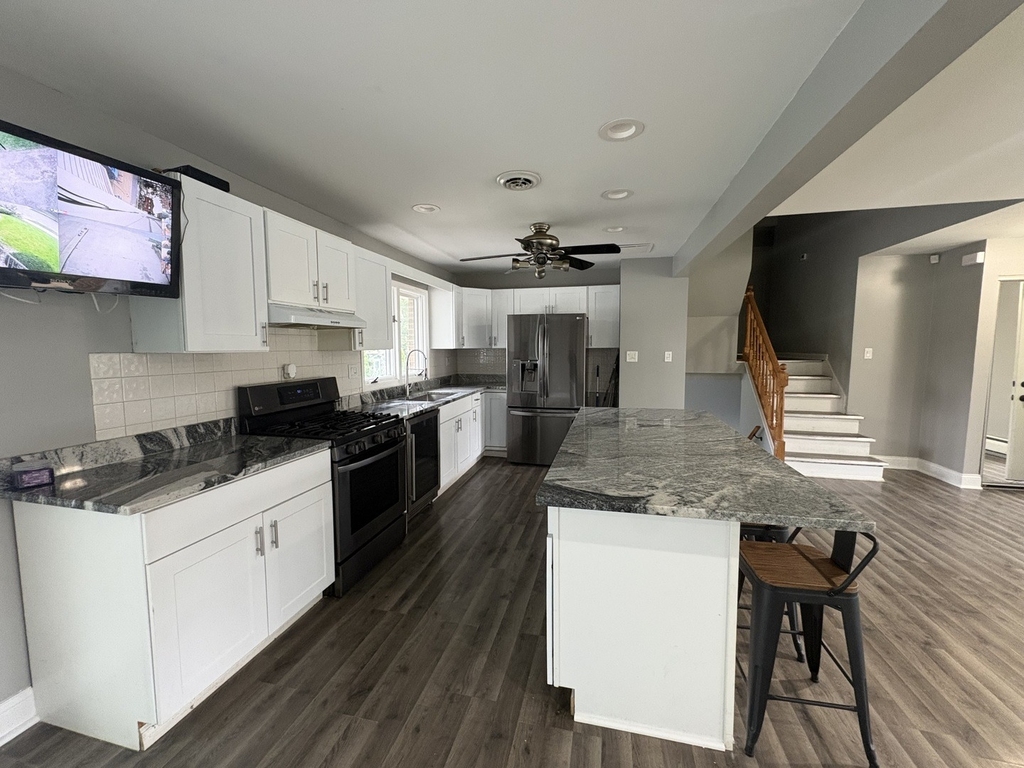 1621 Clay Court - Photo 2