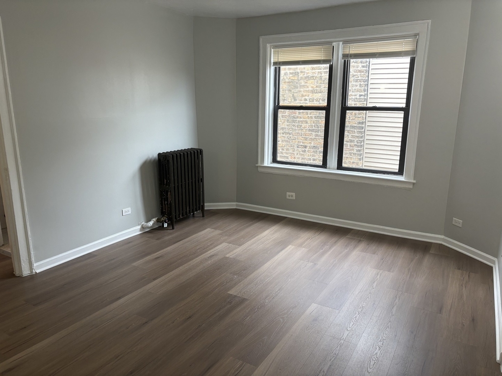 1712 W Estes Avenue - Photo 4