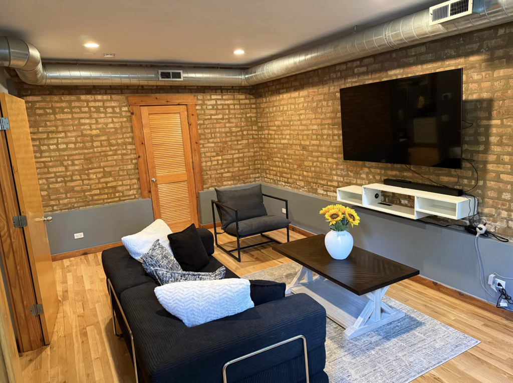 4104 N Mozart Street - Photo 3