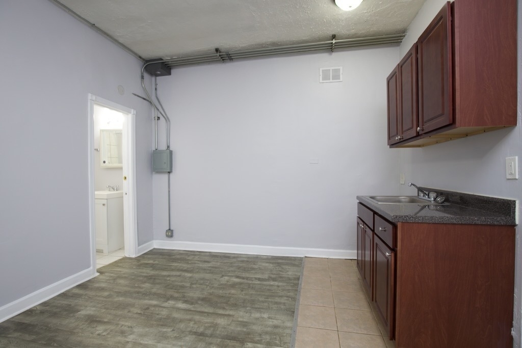 4735 N Beacon Street - Photo 5