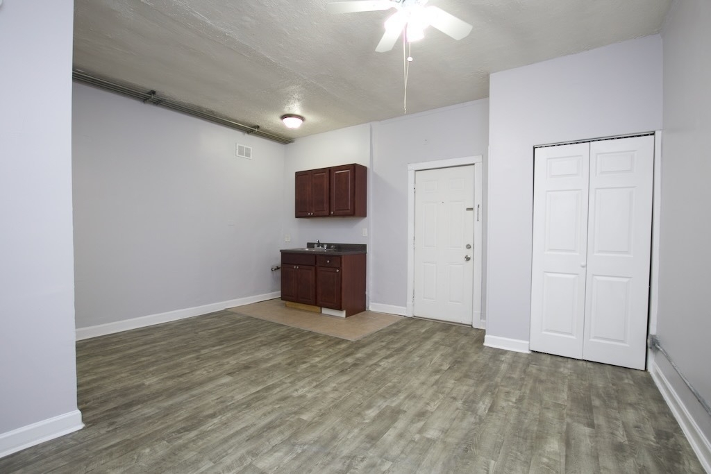 4735 N Beacon Street - Photo 6