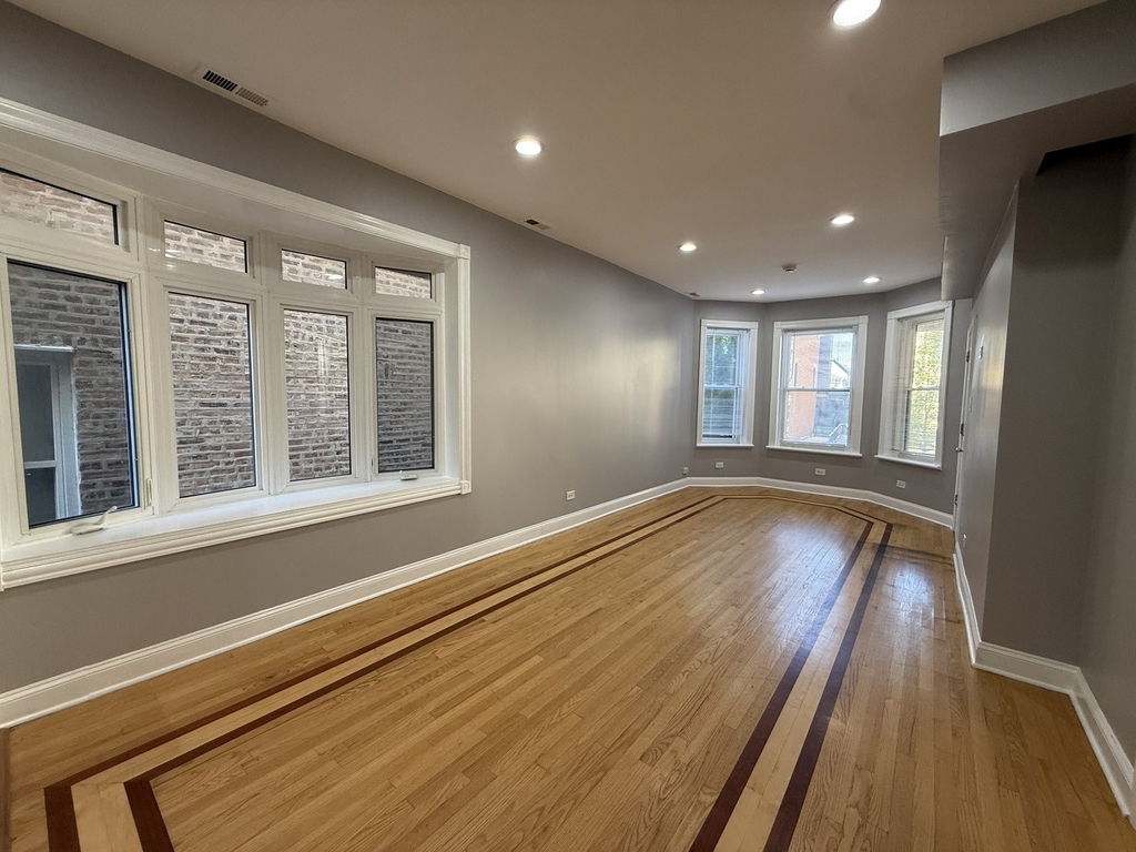 2449 N Ridgeway Avenue - Photo 2