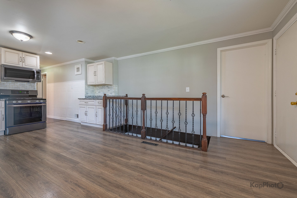 7224 W 60th Place - Photo 9