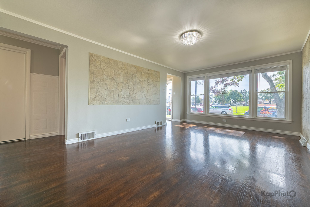 7224 W 60th Place - Photo 4
