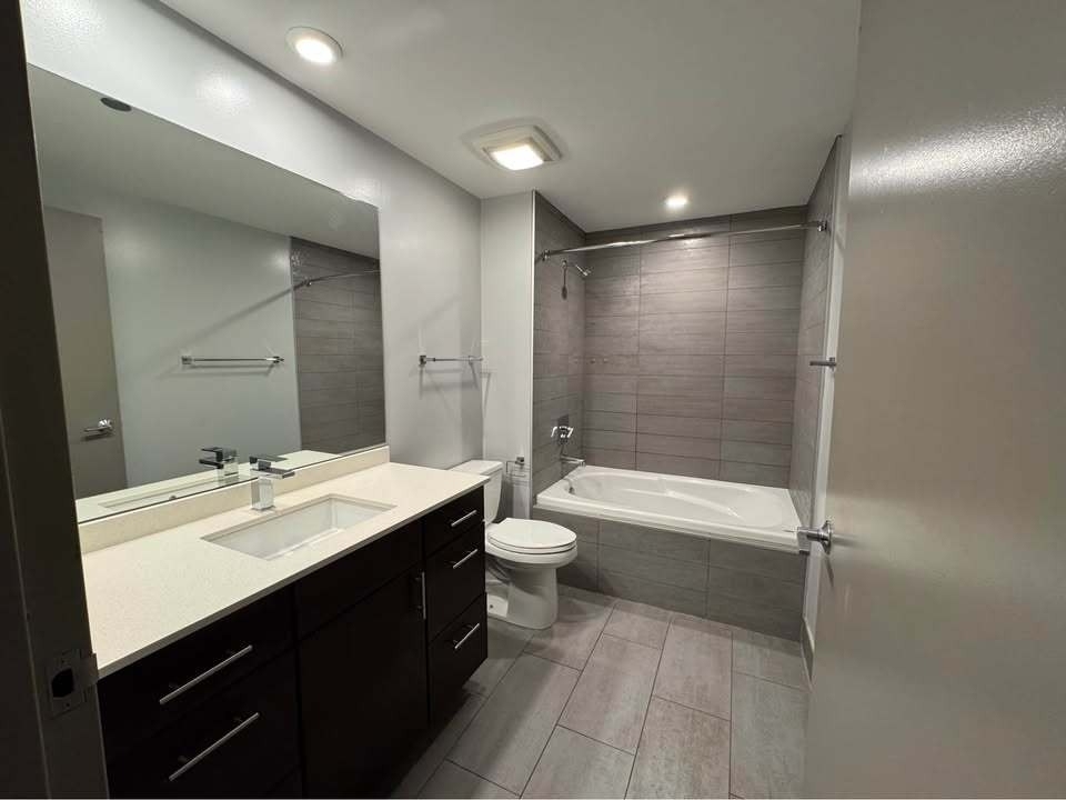 445 E Illinois Street - Photo 5