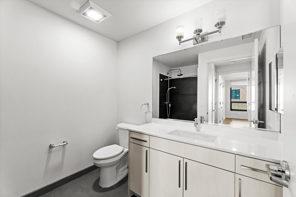 707 N Wells Street - Photo 5